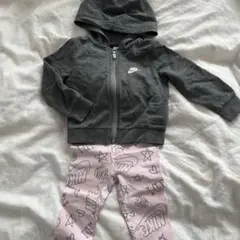 値下げ　美品　NIKE フード付きパーカー 18M 80 女の子　ガール