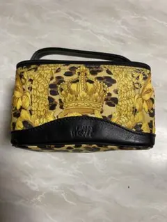 2026年最新】Gianni Versace レディース ポーチの人気アイテム - メルカリ