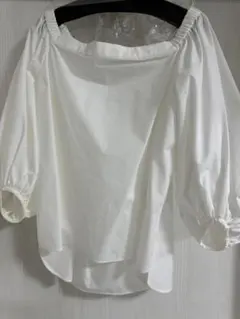 chesty チェスティ オフショルトップス ホワイト サイズ0のサムネイル