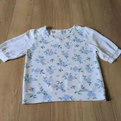 半袖 花柄トップス Mのサムネイル