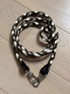 FATTORIA del CUOIO 編み込み スマホショルダーストラップ