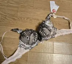 ワコール サルート ヘラ ブラジャー