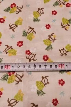 ●ホヌ●ハイビスカス●Ｗガーゼ●ラメ●クリーム系●５５ｃｍ●