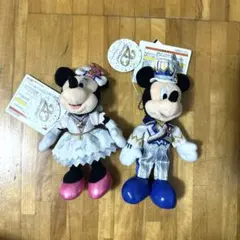 ディズニー　ぬいぐるみバッジ　ミッキー　ミニー