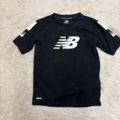 New Balance ブラック Tシャツ　サッカー　フットサル　130のサムネイル