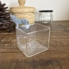 しかくいガラスの器