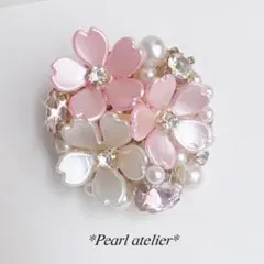桜＆白花＊パール＆ビジューブローチ✨　卒業式　入学式　桜モチーフ　ハレの日　軽量
