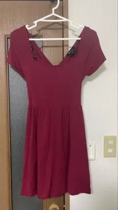 FOREVER 21 ワンピース ボルドー バックオープン S