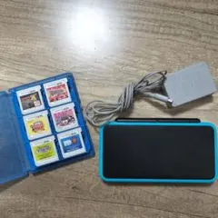 New 2DS LL ブラック/ブルー　本体 　　　　　　充電機+ソフト6本付き