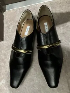 EVOL ゴールドモチーフスクエアパンプス ブラック