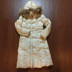 UNTITLED クリーム色 ロングダウンのサムネイル