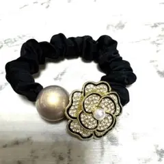 「フラワービジュー パール ヘアゴム ブラック 上品 大人可愛い」