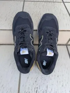 New Balance 574 ブラック/ゴールド スニーカー 27.5