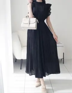 mily bilet プリーツ加工シアーフリルワンピース ノースリーブ ブラック