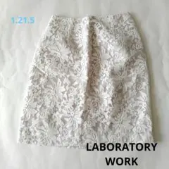 【LABORATORY WORK】Ｍサイズ　刺繍　ひざ丈スカートのサムネイル