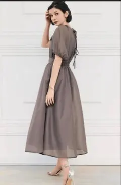 ストロベリーフィールズ　エアリアルオーガンザミモレ丈シアーブラウスワンピース