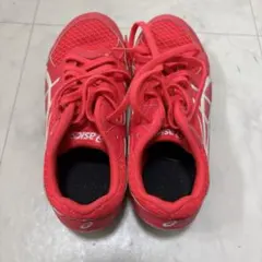 ピンク ランニングシューズ メッシュ素材23.5