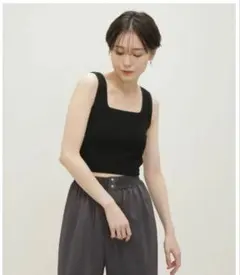 カップ付きクロップドスクエアタンクトップ　カップ付き　タンクトップ　Lサイズ