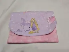 ラプンツェルデザインのポーチ