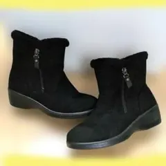 ファー付きブーツ22.5cm。ブラック　フワフワ　ブラックスエードブーツ