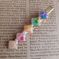 【ヘアピン】　海レジン　クリップ　髪留め　四角　ダイヤ　カラフル　レインボー