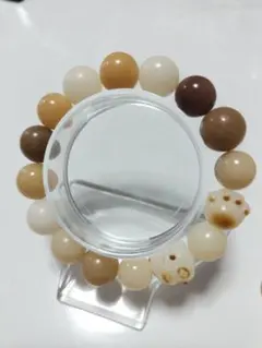 菩提猫と肉球ビーズブレスレット