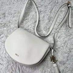 ローレンラルフローレン✨ハーフムーン　ショルダーバッグ　レザー　ホワイトのサムネイル