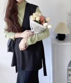 《JaVaジャバ コラボ》1枚であか抜け。サイドリボン深Vネックベスト