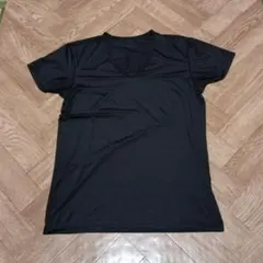 ユニクロ エアリズムVネックT