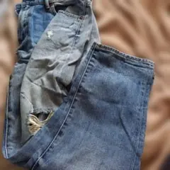 UNIQLO　ダメージ加工デニムパンツ ライトブルー34(88.5センチ)