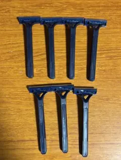 TOPVALU 2枚刃カミソリ 首振り式 7本セットのサムネイル