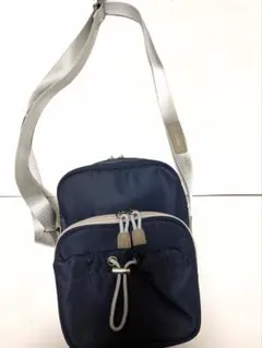 ナチュラルビューティーベーシック ショルダーバッグのサムネイル