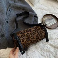 個性派✭ヒョウ柄ショルダーバッグ★円錐型デザイン✭年中使える万能アイテム