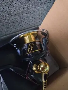 Azzurro AZS2 2000 スピニングリール 本体のサムネイル