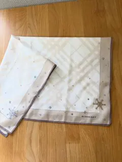 Burberry バーバリー　ハンカチ　ストーン　ビジュ付 レディース