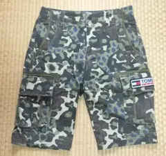 TOMMY JEANS カモフラ柄 カーゴハーフパンツ ショートパンツのサムネイル