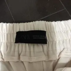 zara アイボリーパンツ　sサイズ　ストレートパンツ