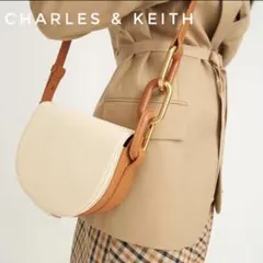 チャールズアンドキース コラ サドルクロスボディーバッグ ショルダーバッグ