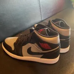 NIKE AIR JORDAN 1 MID