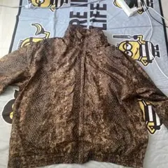 EVR ヘビ柄ナイロンジャケット ブラウン