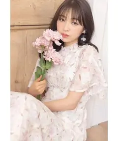 新品未開封＊トッコ　ケープフラワージャガードシャーリングワンピース　華やか上品夏