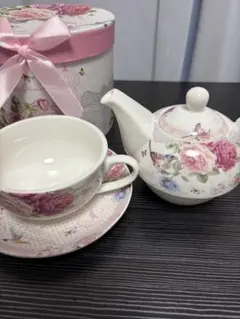 [新品未使用]花柄ティーポットとティーカップセット