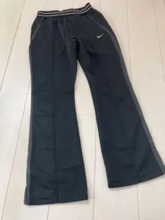 Nike ブラック フレアジャージパンツ