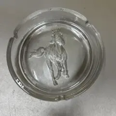 馬の彫刻入り　昭和レトロ 馬モチーフ ガラス灰皿