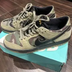 NIKE SB DUNK LOW PRO カモフラージュ スニーカーのサムネイル