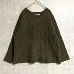 【URBAN RESEARCH】　ケーブル編みニット　（Ｆ）　Ｖネック　カーキ