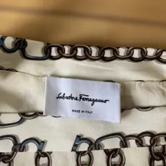 Salvatore Ferragamo シルク プリーツスカート 44のサムネイル