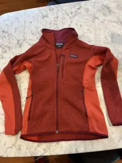 patagonia フリースジャケット 赤