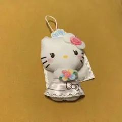 マクドナルド　キティ　50周年　ぬいぐるみ　ウェディングドレス