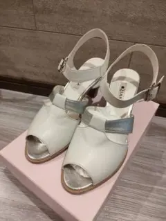 DIANA♡ダイアナ ストラップサンダル ホワイト×シルバー 24.5cmのサムネイル